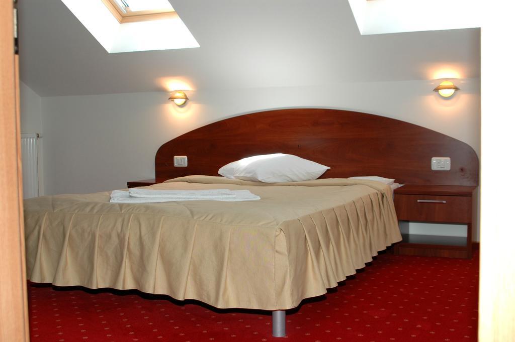 Hotel Iris Arad Oda fotoğraf