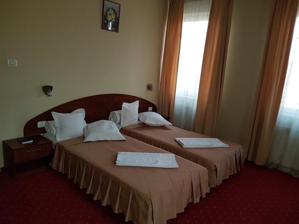 Hotel Iris Arad Dış mekan fotoğraf